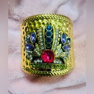 Sassy Jones Johari Cuff 👑